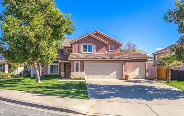Two Story Yucaipa home with large lot 