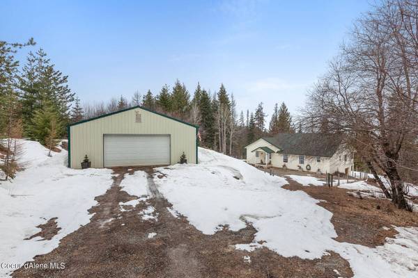23419 N Derting Road, Hayden, ID 83835