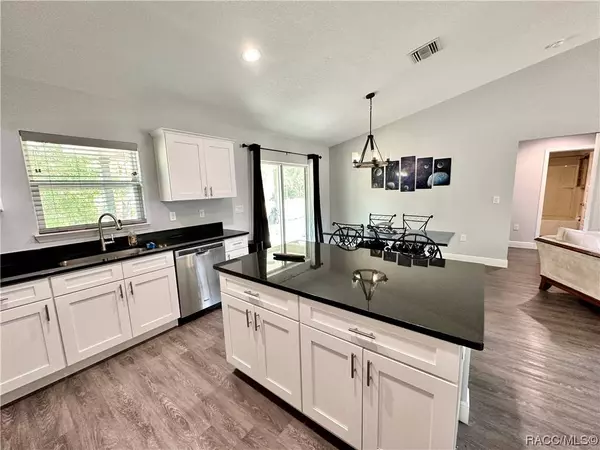 7090 N Santos DR, Citrus Springs, FL 34434