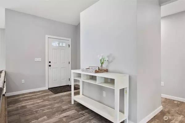 290 Griffith Farm RD E, Sequim, WA 98382