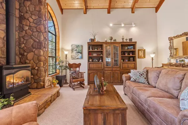 21740 Apple Hill Dr., Sonora, CA 95370