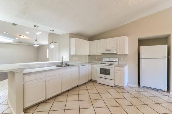 1144 WESTWOOD DR, Lutz, FL 33549