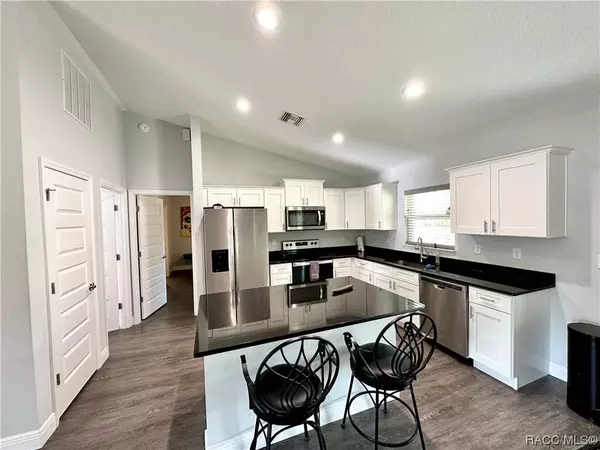 7090 N Santos DR, Citrus Springs, FL 34434