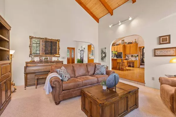 21740 Apple Hill Dr., Sonora, CA 95370