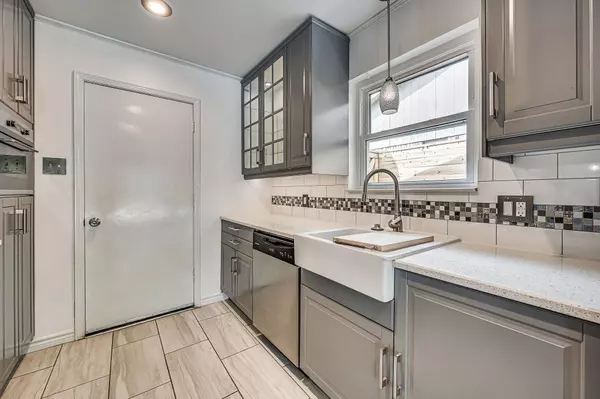 119 Countryside Drive, Arlington, TX 76014