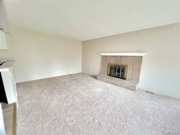 27268 POLK Avenue, Brownstown, MI 48183