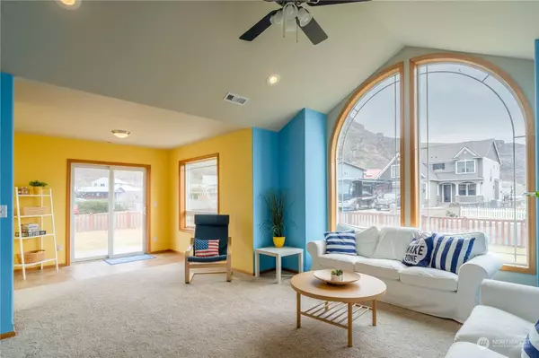 1030 Hunter AVE SW, Quincy, WA 98848