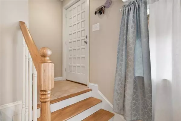 227 Farrwood Dr #227, Haverhill, MA 01835