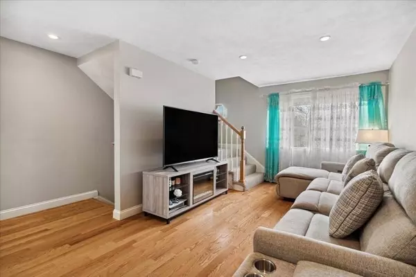 227 Farrwood Dr #227, Haverhill, MA 01835