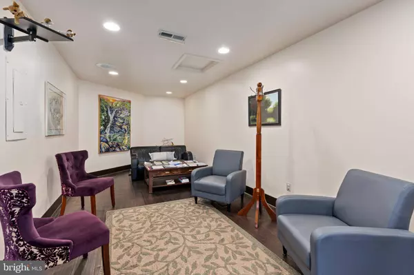 5055 SWAMP RD #203 & 206, Fountainville, PA 18923