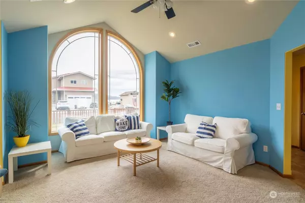 1030 Hunter AVE SW, Quincy, WA 98848