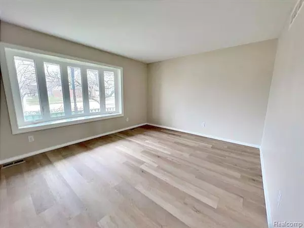 27268 POLK Avenue, Brownstown, MI 48183