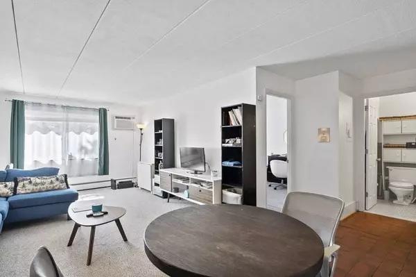 27 Homer Ave #25, Cambridge, MA 02138