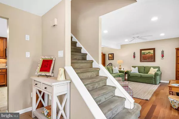 3 SHERWOOD DR, Medford, NJ 08055