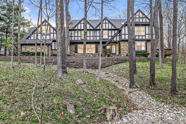 830 Sugarbush RDG, Zionsville, IN 46077