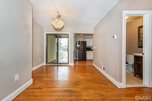 52 Ellen Heath DR, Old Bridge, NJ 07747