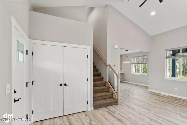 1198 S Island ST, Wasilla, AK 99654