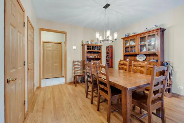 911 Chancel Circle, Glen Ellyn, IL 60137