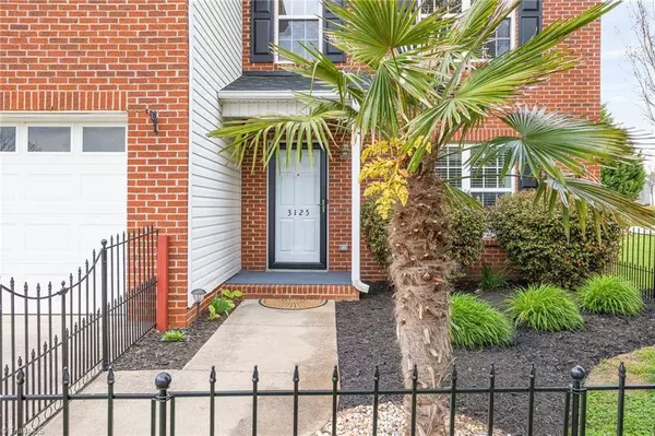 3125 Knoll Ridge DR, Walkertown, NC 27051