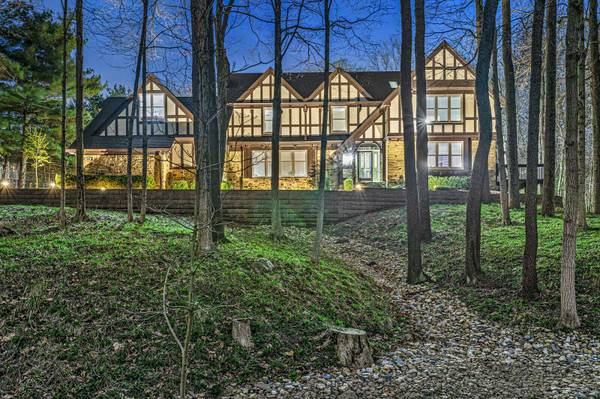 830 Sugarbush RDG, Zionsville, IN 46077