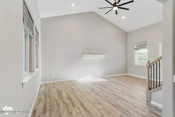 1198 S Island ST, Wasilla, AK 99654