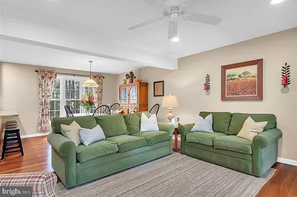 3 SHERWOOD DR, Medford, NJ 08055