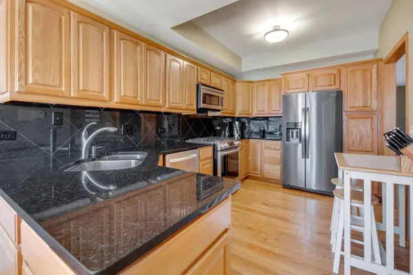 911 Chancel Circle, Glen Ellyn, IL 60137