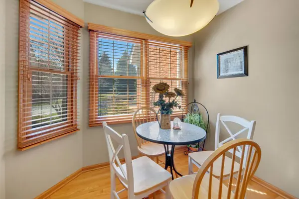 911 Chancel Circle, Glen Ellyn, IL 60137