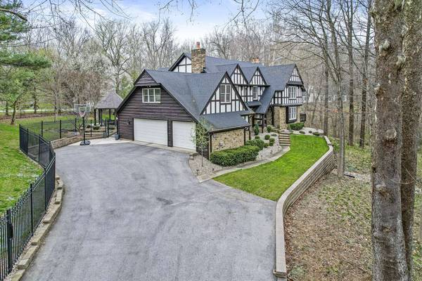 830 Sugarbush RDG, Zionsville, IN 46077