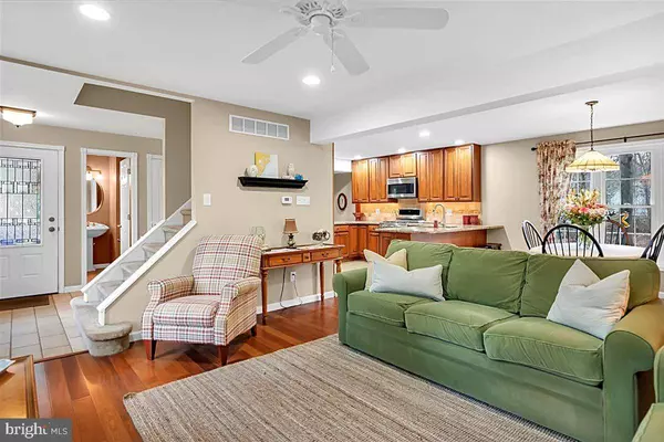 3 SHERWOOD DR, Medford, NJ 08055