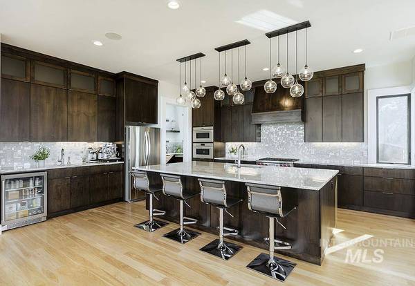 761 N Santa Paula Ct, Boise, ID 83712