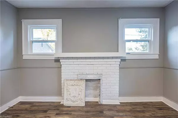 1513 Larkin ST, High Point, NC 27262