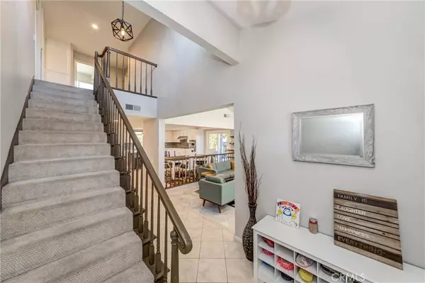 1911 Mariposa LN, Fullerton, CA 92833