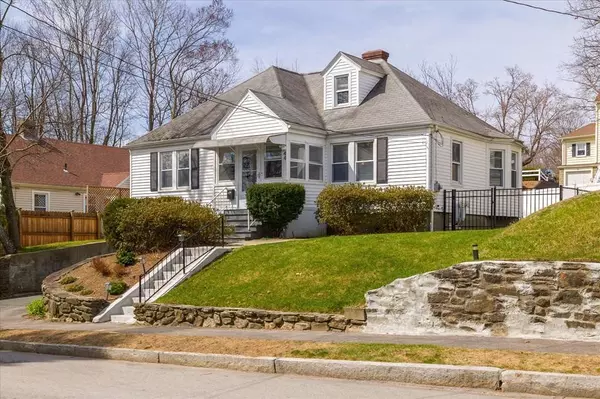 44 Cleveland Ave, Worcester, MA 01603