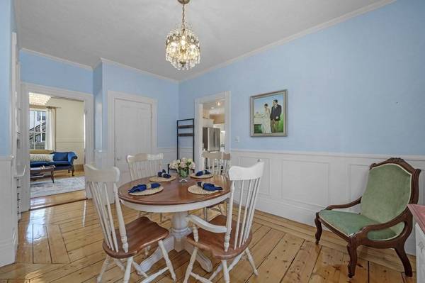 11 Whittier St, Amesbury, MA 01913