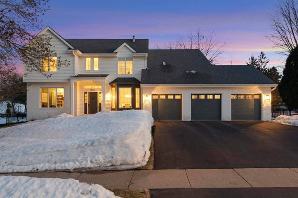 8824 Cottonwood LN, Eden Prairie, MN 55347