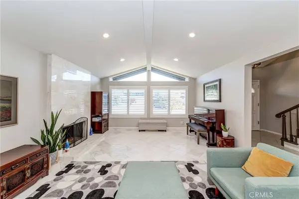 1911 Mariposa LN, Fullerton, CA 92833