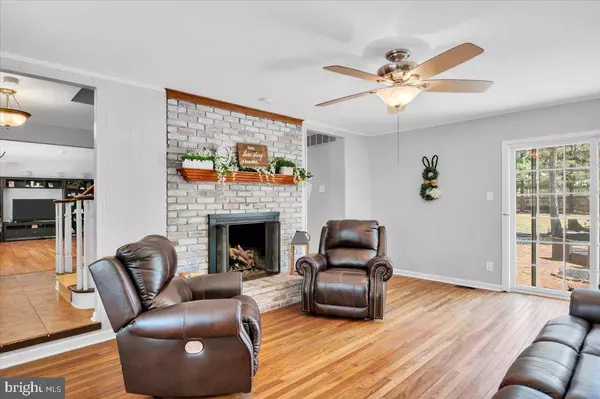 6 SANDSTONE CT, Medford, NJ 08055