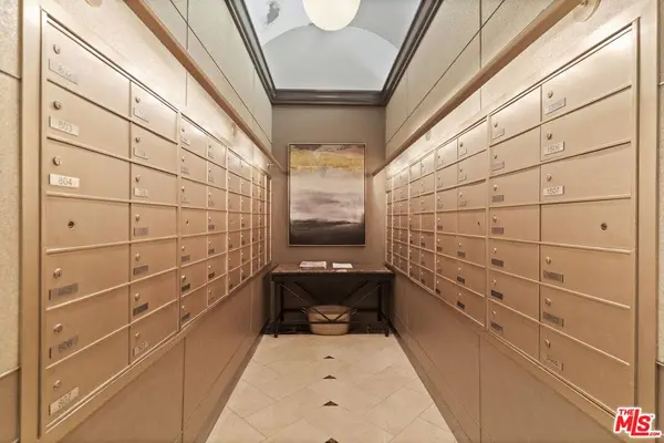 10520 Wilshire BLVD #306, Los Angeles, CA 90024