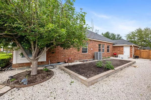 2502 Foxcrest DR, Katy, TX 77494