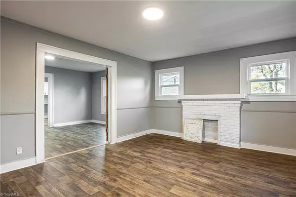 1513 Larkin ST, High Point, NC 27262