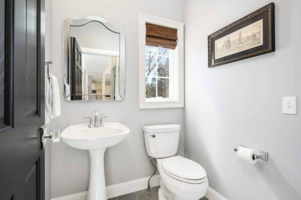 8824 Cottonwood LN, Eden Prairie, MN 55347