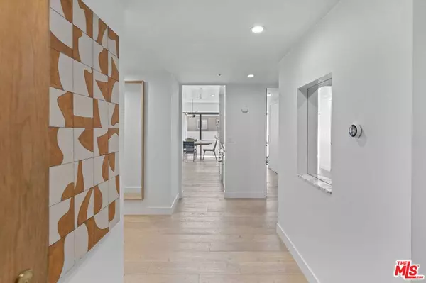 10520 Wilshire BLVD #306, Los Angeles, CA 90024