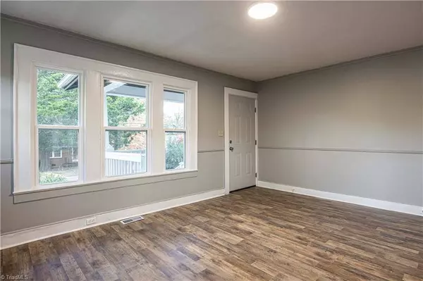 1513 Larkin ST, High Point, NC 27262