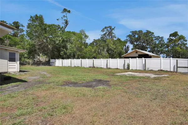 912 SWILLEY RD, Plant City, FL 33567