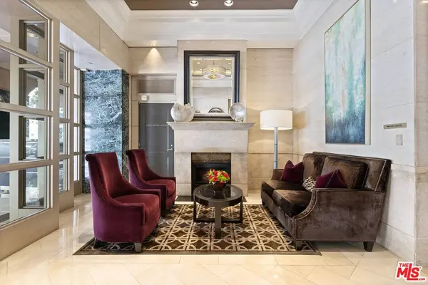 10520 Wilshire Blvd #306, Los Angeles, CA 90024