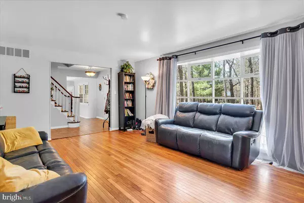 6 SANDSTONE CT, Medford, NJ 08055