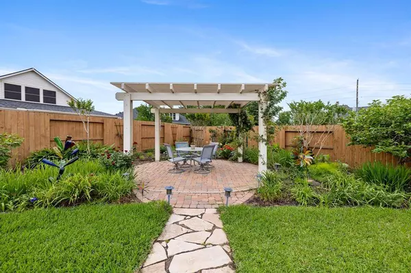 2502 Foxcrest DR, Katy, TX 77494