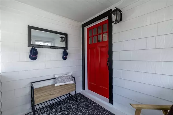 44 Cleveland Ave, Worcester, MA 01603