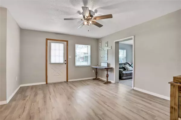 912 SWILLEY RD, Plant City, FL 33567